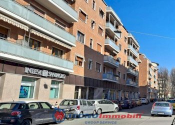 Facciata - Shop via Montebello, Torino (neighborhood Vanchiglia) - photo 3
