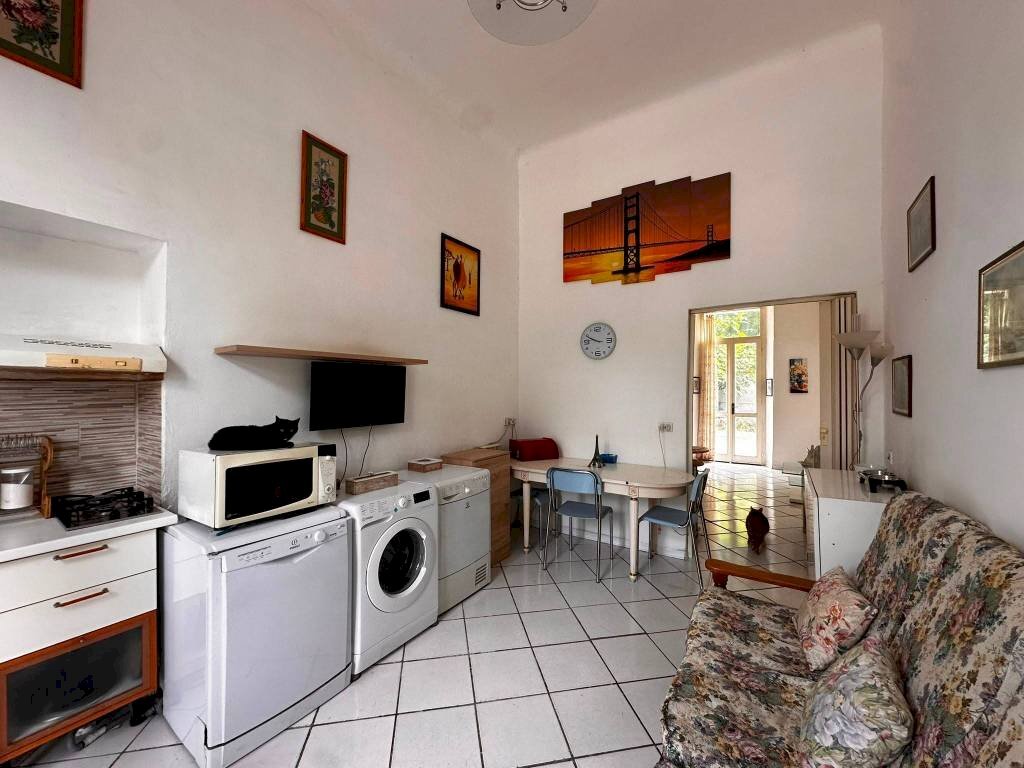 Cucina - Bilocale via Luigi Galvani, 20, Gallarate - foto 3
