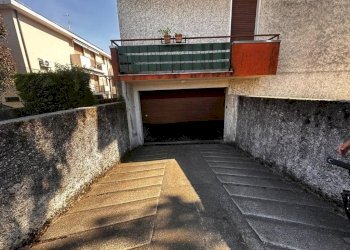 Box auto - Trilocale via Marche, 1, Cardano al Campo - foto 2