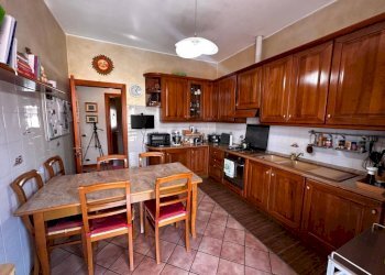 Cucina - Trilocale via Marche, 1, Cardano al Campo - foto 3
