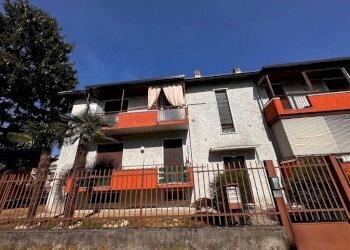 Facciata - Trilocale via Marche, 1, Cardano al Campo - foto 15
