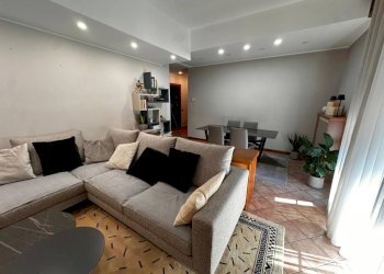 Salone - Three-room apartment via Marche, 1, Cardano al Campo - photo 41