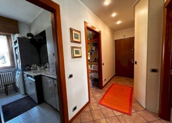 Corridoio - Three-room apartment via Marche, 1, Cardano al Campo - photo 44