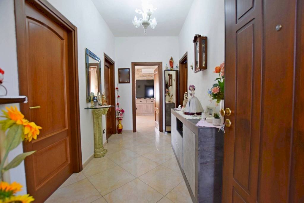 Corridoio - Trilocale via delle Langhe, 50, Mondovì - foto 2