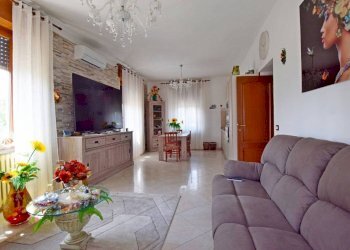 Salone - Trilocale via delle Langhe, 50, Mondovì - foto 4