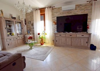 Salone - Trilocale via delle Langhe, 50, Mondovì - foto 5
