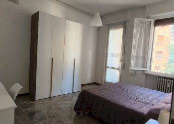 Camera da letto - Trilocale via Eugenio Curiel, 5, Parma (zona Cittadella) - foto 2