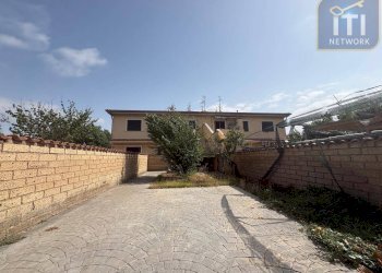 Foto 1 - Trilocale via dei Fiordalisi, Pomezia - foto 1