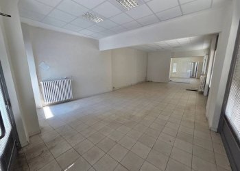 Interno non residenziale - Shop corso Giacomo Matteotti, Asti - photo 3