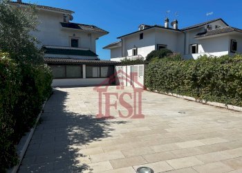 Foto 1 - Villa a Schiera Via Lido di Enea, Terracina - foto 1