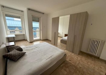 Camera da letto - Bilocale via Domenico Cimarosa, 84, Torino (zona Barriera Milano) - foto 7
