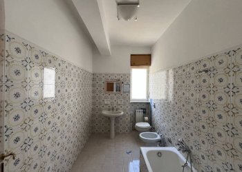 Bagno - Ufficio via Principe Amedeo, 22, Taranto - foto 21