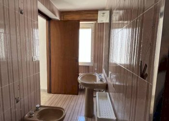 Bagno - Ufficio via Principe Amedeo, 22, Taranto - foto 26