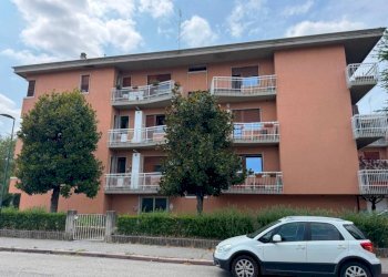 Facciata - Appartamento via Roccasparvera, 2, Cuneo (zona Donatello) - foto 1