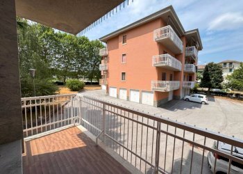 Balcone - Bilocale via Roccasparvera, 2, Cuneo (zona Donatello) - foto 11