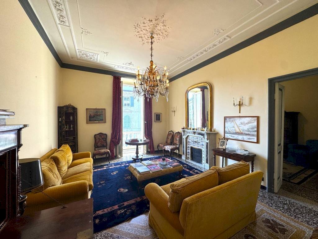 Salone - Appartamento corso Solferino, 2, Genova (zona Castelletto) - foto 3