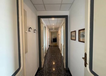 Corridoio - Appartamento corso Solferino, 2, Genova (zona Castelletto) - foto 22