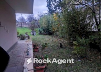 Giardino - Villa via G. D'Annunzio, 4, Catignano - foto 4