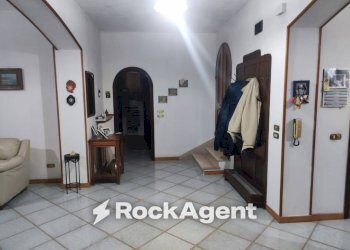 Ingresso - Villa via G. D'Annunzio, 4, Catignano - foto 21