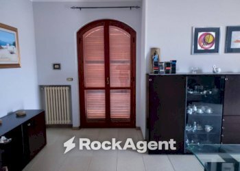 Ingresso - Villa via G. D'Annunzio, 4, Catignano - foto 36