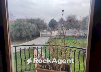 Balcone - Villa via G. D'Annunzio, 4, Catignano - foto 39
