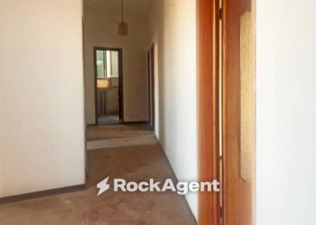 Corridoio - Appartamento via Sproni, 60, Livorno - foto 13