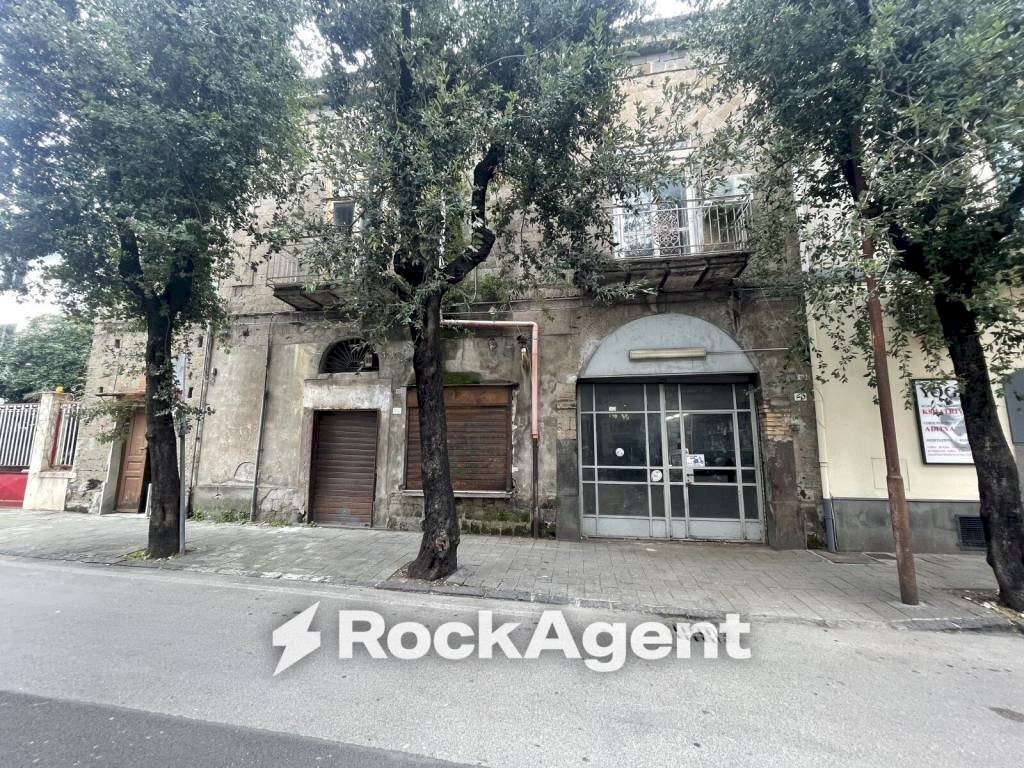 Facciata - Negozio corso V. Emanuele, 129, Angri - foto 1