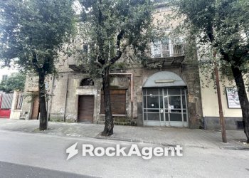 Facciata - Shop corso V. Emanuele, 129, Angri - photo 18