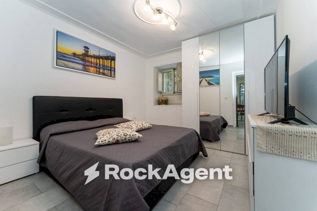 Camera da letto - Two-room apartment via Vittorio Emanuele Orlando, 32, Catania - photo 2