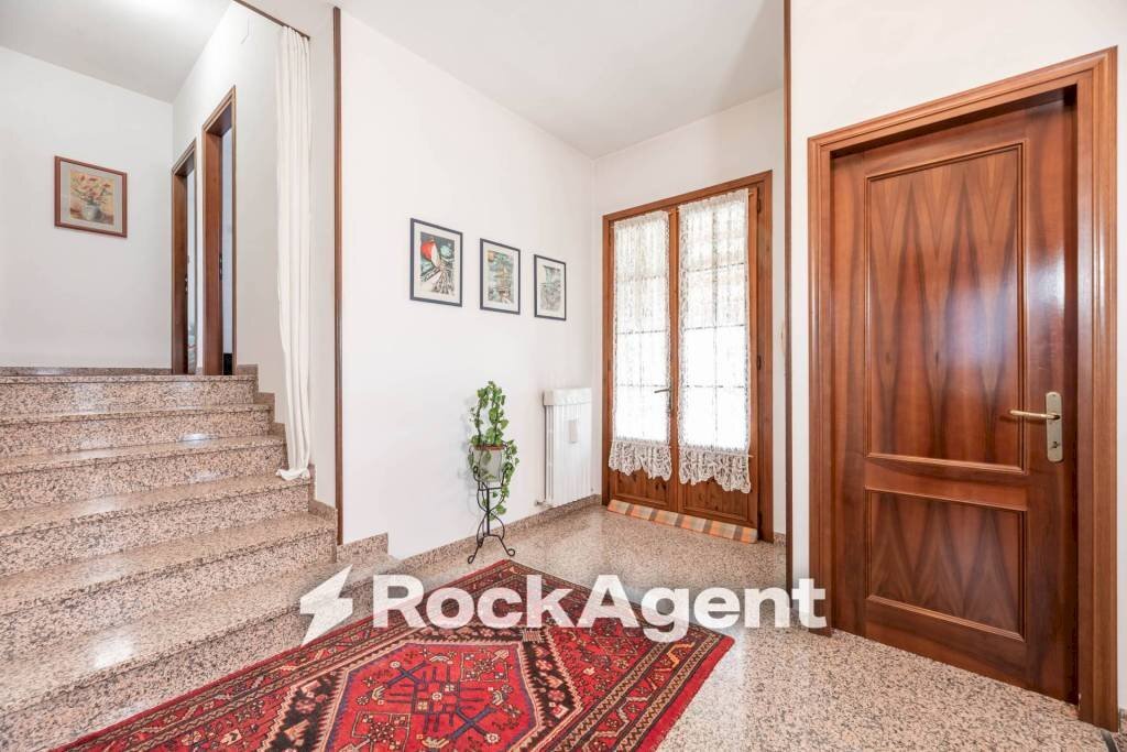 Disimpegno - Villa via Giacomo Leopardi, 42, Correzzola - photo 3