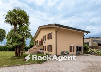 Facciata - Villa via Giacomo Leopardi, 42, Correzzola - photo 31