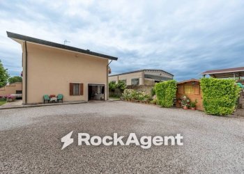 Facciata - Villa via Giacomo Leopardi, 42, Correzzola - photo 33