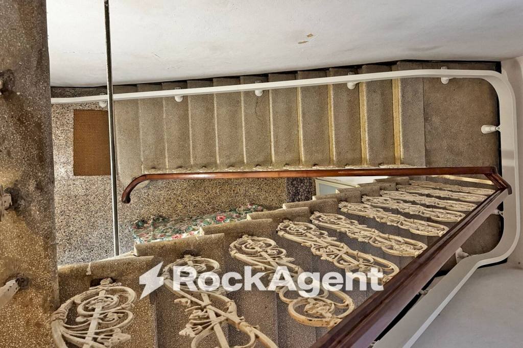 Interno palazzo - Appartamento via Dante Alighieri, Cecina - foto 3