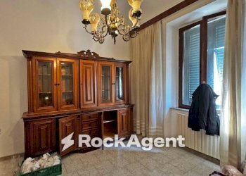 Camera da letto - Appartamento via Dante Alighieri, Cecina - foto 11