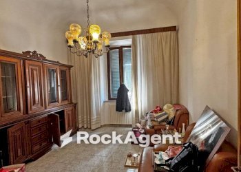 Camera da letto - Appartamento via Dante Alighieri, Cecina - foto 12