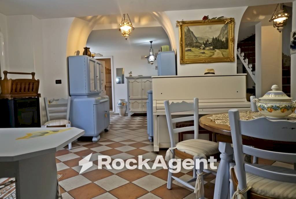 Cucina - Appartamento via Casalnuovo, 23, Montescaglioso - foto 2