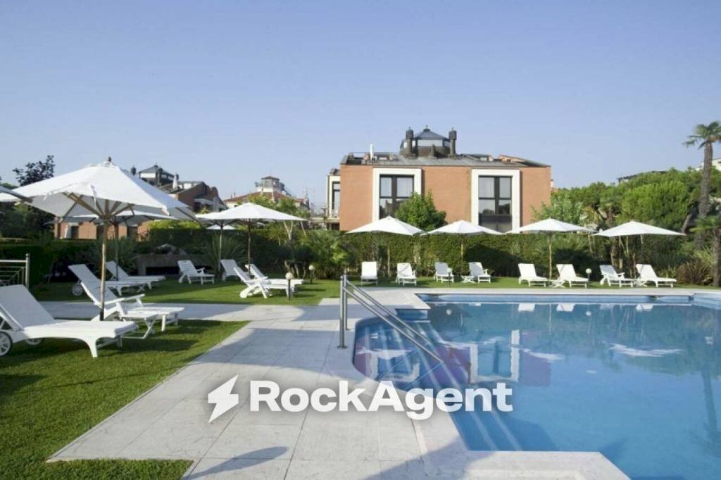Piscina - Villa via Marcantonio Bragadin, 38, Venezia - foto 1