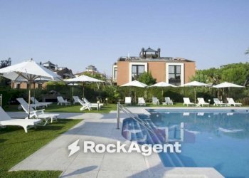 Piscina - Villa via Marcantonio Bragadin, 38, Venezia - foto 1