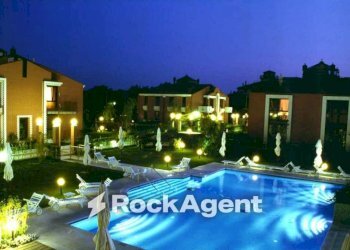 Piscina - Villa via Marcantonio Bragadin, 38, Venezia - foto 5