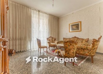 Salone - Quadrilocale via Fabio Filzi, 35, Gravina in Puglia - foto 5