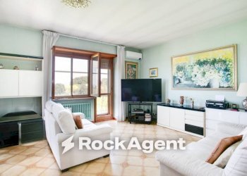 Salone - Appartamento via Roccabernarda, Roma - foto 4