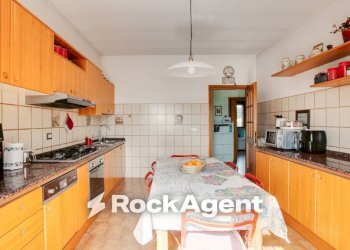 Cucina - Appartamento via Roccabernarda, Roma - foto 14