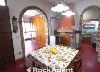 Salone - Four-room apartment via Raffaello Sanzio, 106, Senigallia - photo 7