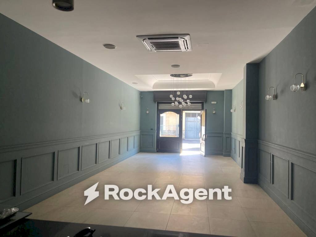 Interno palazzo - Negozio via Scafati, 69, Sant'Antonio Abate - foto 3