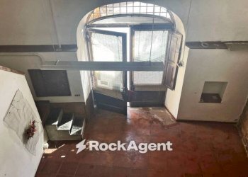 Interno palazzo - Shop via Ricciarelli, 68, Volterra - photo 7
