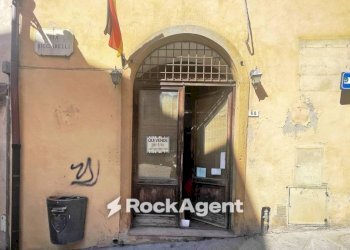 Ingresso - Shop via Ricciarelli, 68, Volterra - photo 15
