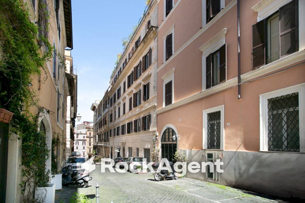 Zona - Magazzino via dei Quattro Cantoni, 9a, Roma (zona Centro Storico) - foto 1