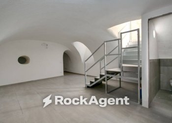 Interno non residenziale - Magazzino via dei Quattro Cantoni, 9a, Roma (zona Centro Storico) - foto 2