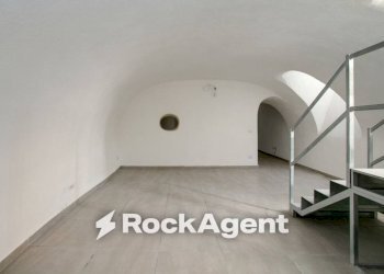 Interno non residenziale - Magazzino via dei Quattro Cantoni, 9a, Roma (zona Centro Storico) - foto 3