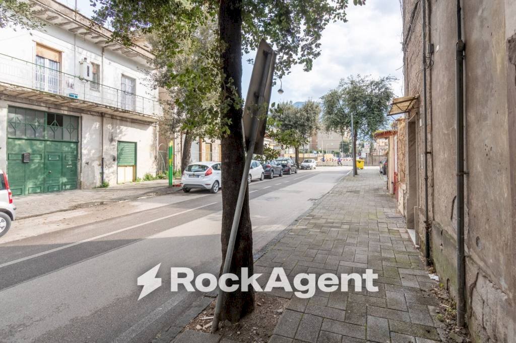 Zona - Casa indipendente corso V. Emanuele, 129, Angri - foto 3